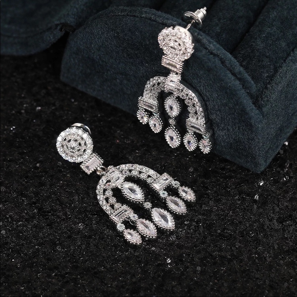 New 925 Silver Luxury Bridal Diamond Earrings - Picture 3 of 6